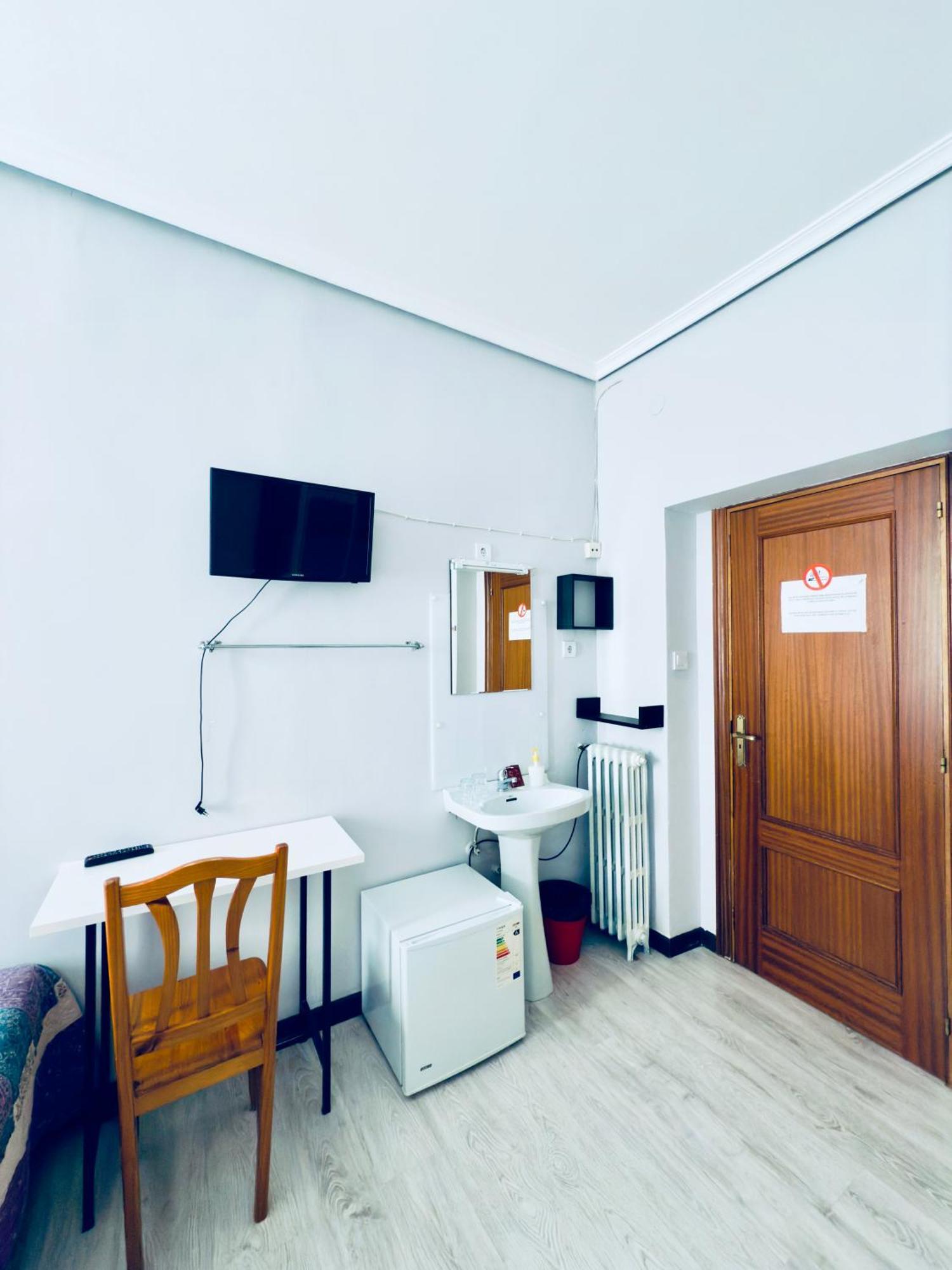 Hostal Conde De Alba — Fotos 2